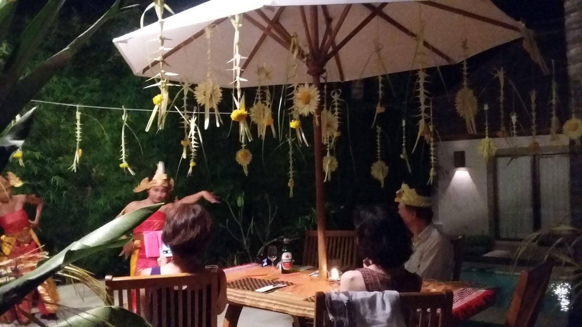 チャンディダサ ビラ サスーンヴィラ エクステリア 写真